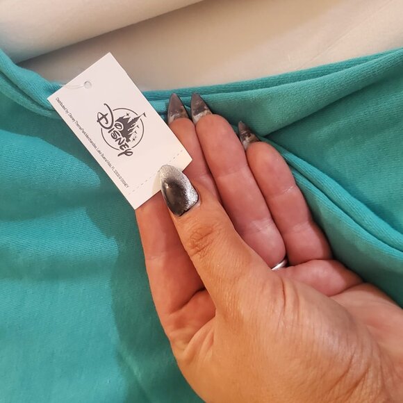 WDW Disney Parks Exclusive Retro "D" Teal Sweatshirt - Adult Size XL - NWT - Picture 4 of 4